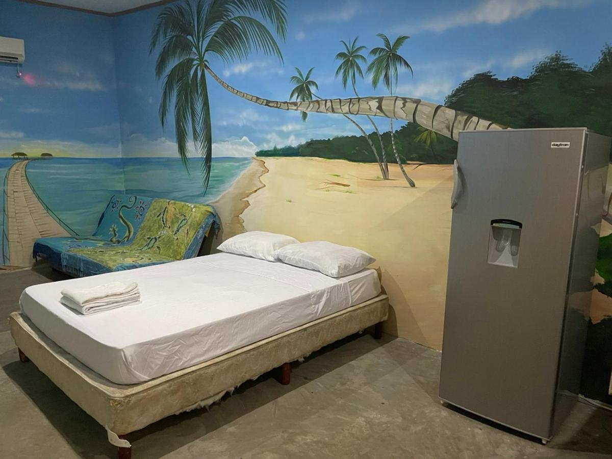 Be My Guest Cabinas Puerto Viejo de Talamanca Esterno foto